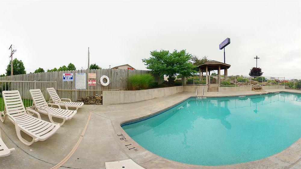 Sleep Inn & Suites Lake Of The Ozarks Camdenton Bagian luar foto